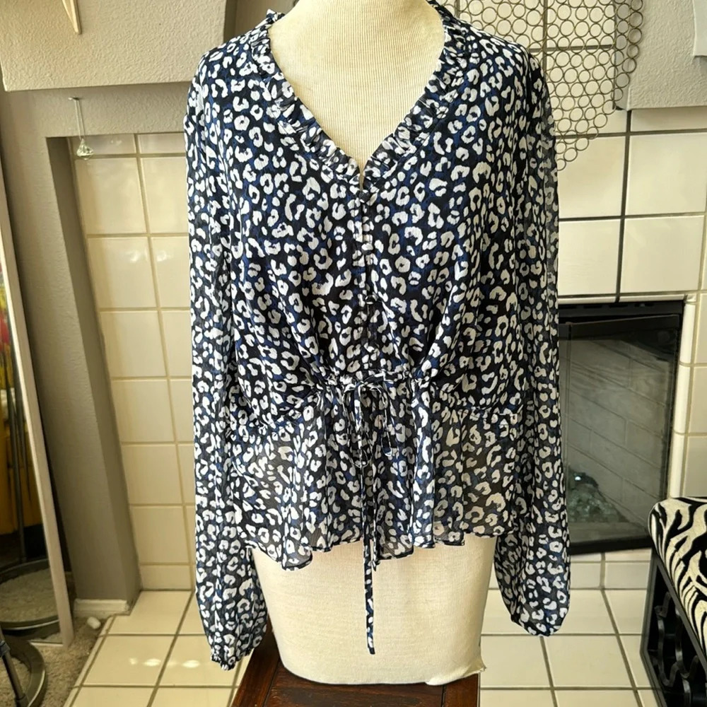 VICI Blue leopard drawstring waist along sleeve v neck with button TOP size XL
